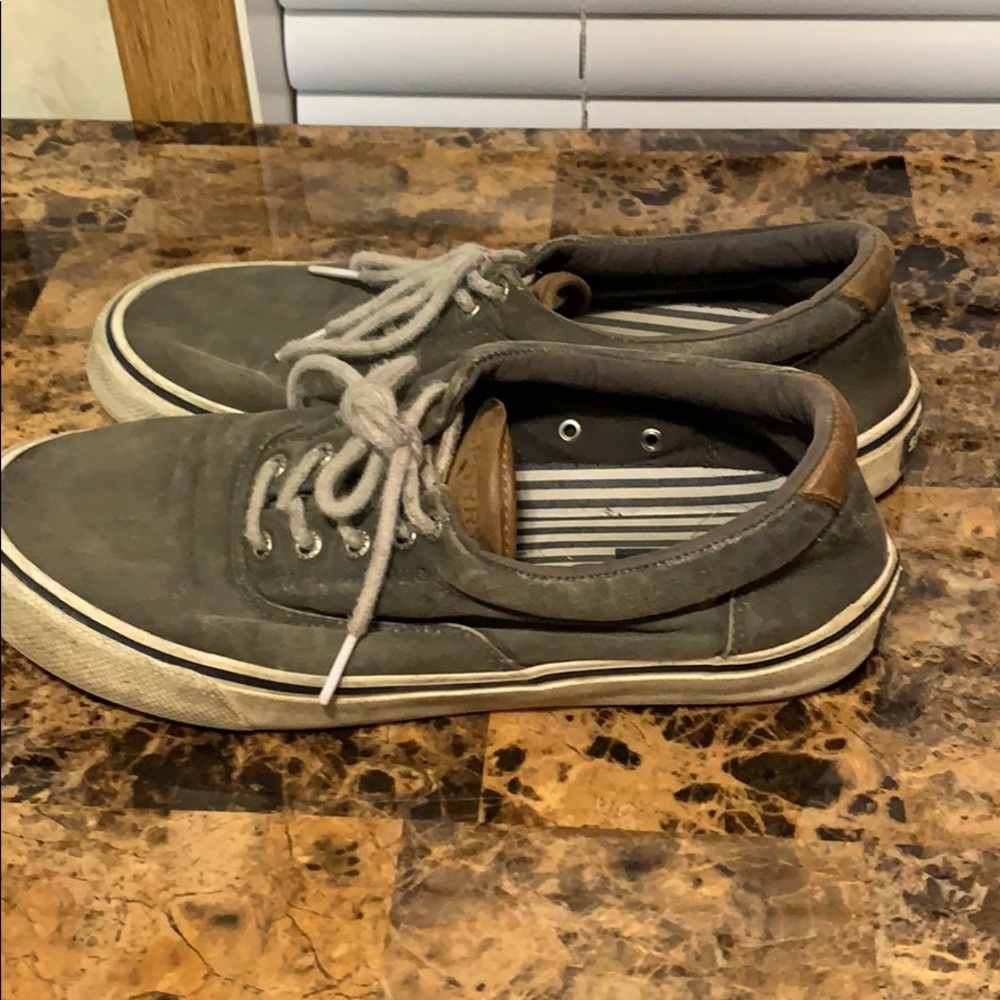 Shoe - Picture 3 of 3